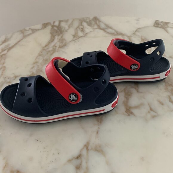 Crocs unisex-child Crocband Cruiser Sandals (Toddler/Little Kid) - Picture 3 of 8